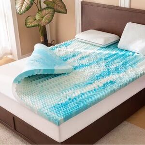 Blue and White Patterned Memory Foam Mattress Topper